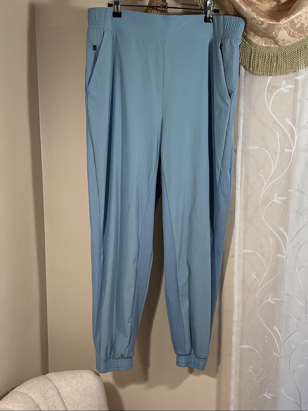 Athleta Women’s Brooklyn Blue Lined Jogger Pants 613612 Sz 14 elastic waistband